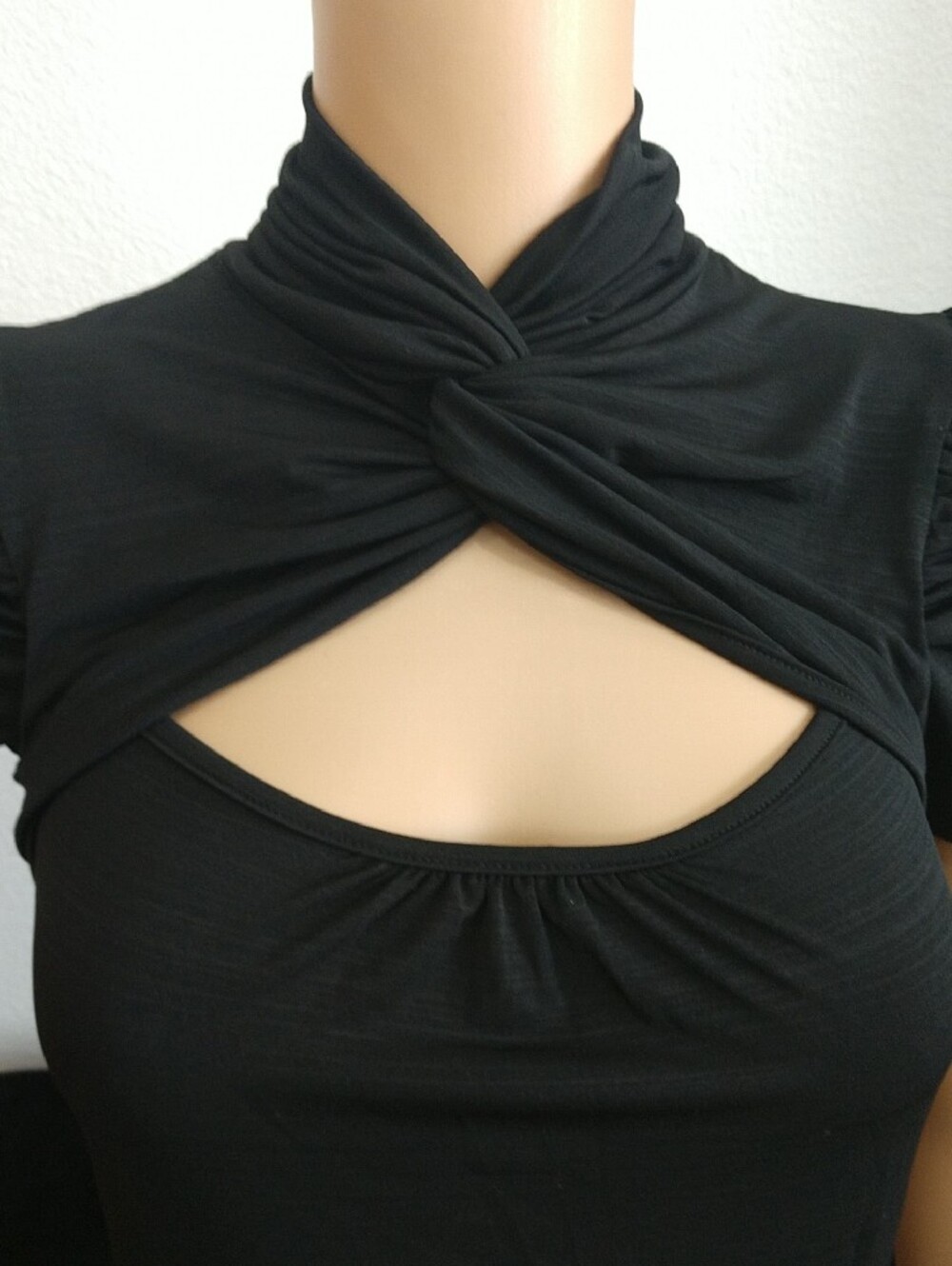 Frederick's of Hollywood Black Twist Keyhole Short Sleeve Top - Picture 3 of 5